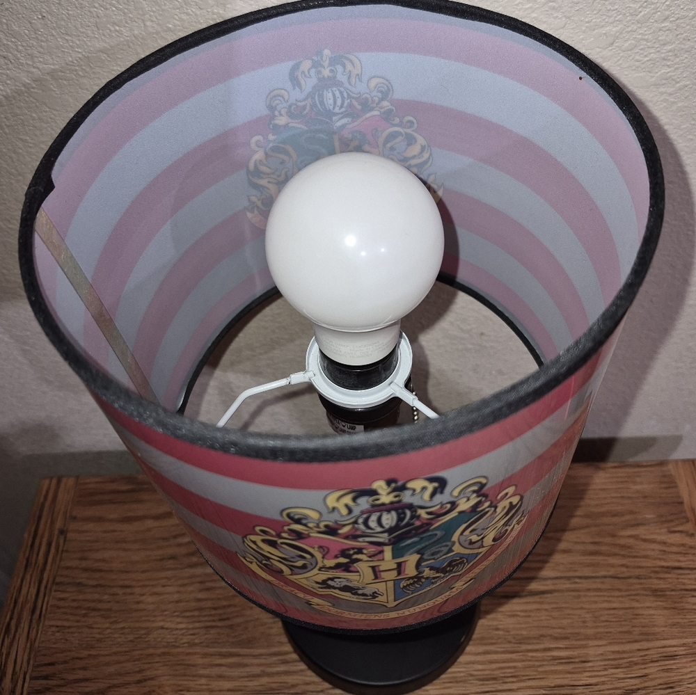 Harry Potter Hogwarts Table Lamp - Picture 3 of 3